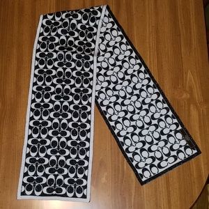 🚫SOLD on eBay🚫 Black & White Coach scarf